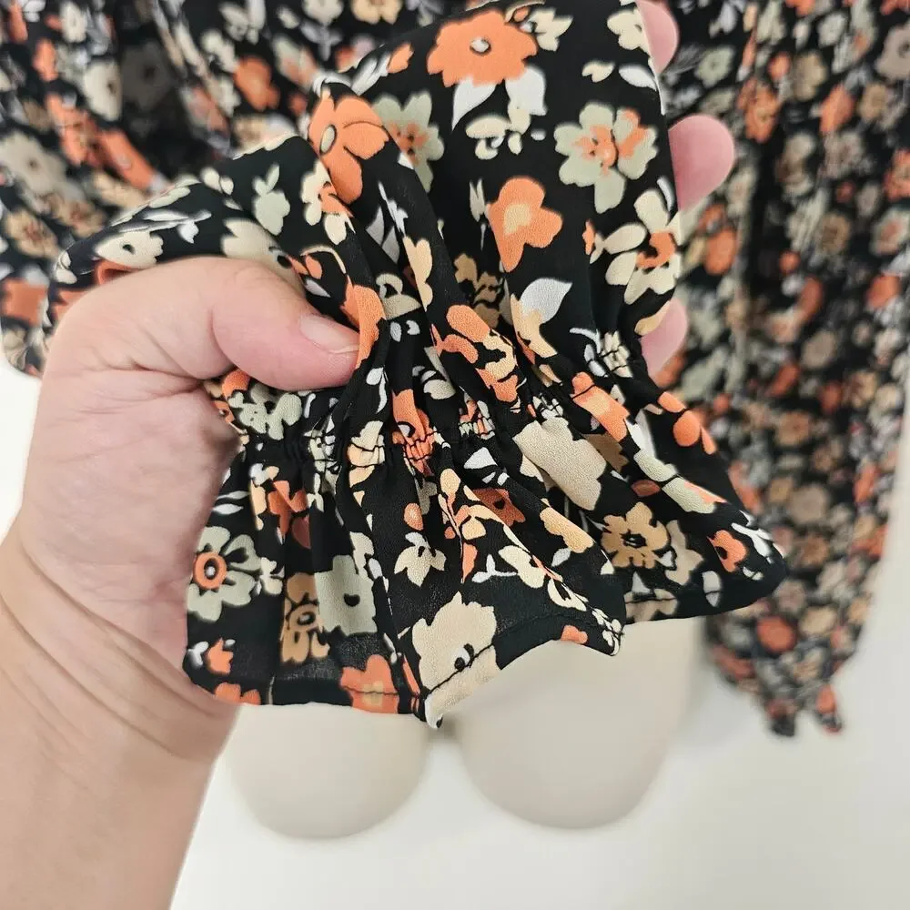 ASTR THE LABEL Floral Crop Top in Black-Rust Multi Size L